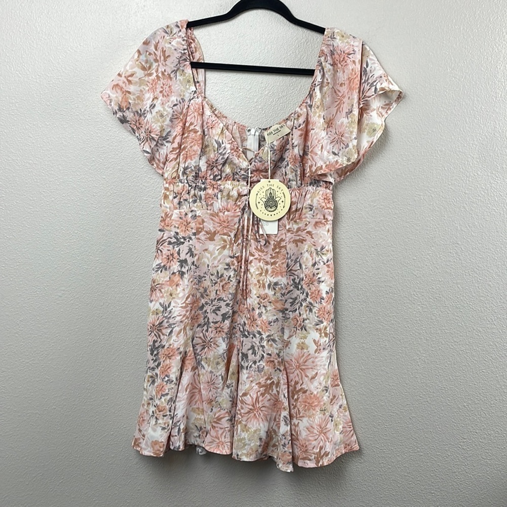 Kiss the sky floral, mini dress with ruffle style hem peasant top size large